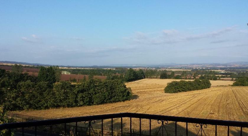 One Strathview B&B Forfar Eksteriør billede